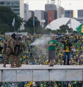 Sequestrada pelo Estado e presa no Colmeia